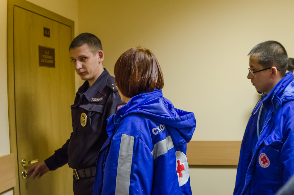 За кражу телефона у фельдшера в центре Петербурга задержан иностранец