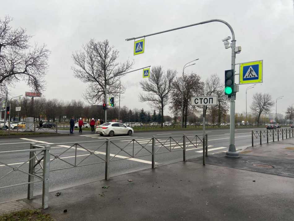 На Пулковском шоссе обновили светофоры для ускорения движения автобусов