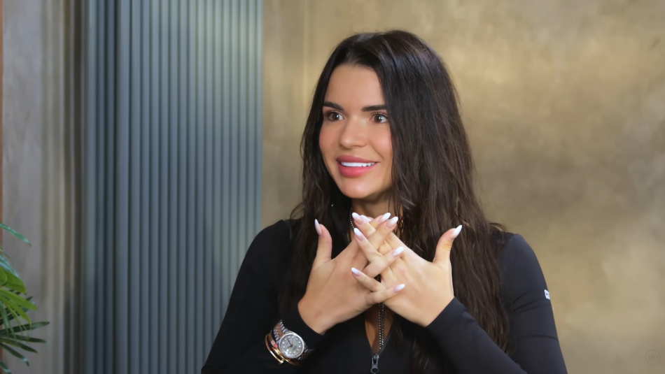 Надин Серовски раскрыла подробности психологического давления со стороны бывшего партнера