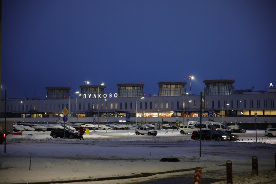 Снегопад в Петербурге нарушил расписание ночных рейсов в Пулково