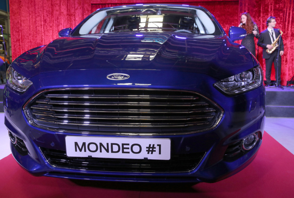 В ноябре 2025 года автосалоны России резко повысили цены на новые машины