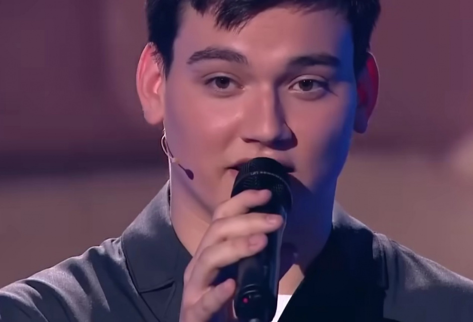 Александр Круг впервые появился на публике с супругой после росписи