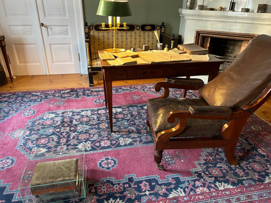 Почти 20 млн рублей направят на уход за садами при филиалах Музея Пушкина