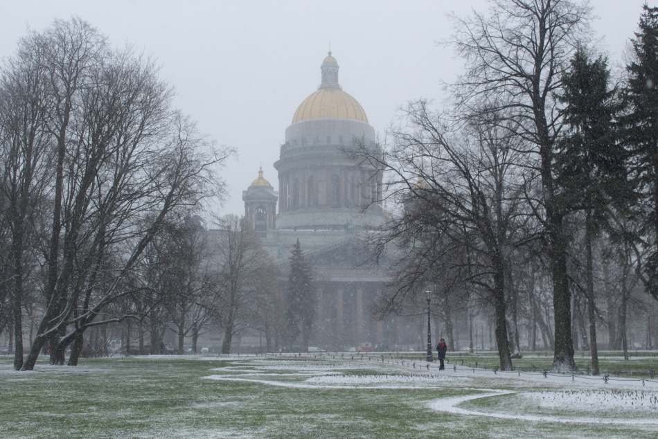 Снегопады и переменчивая погода ожидают Петербург 