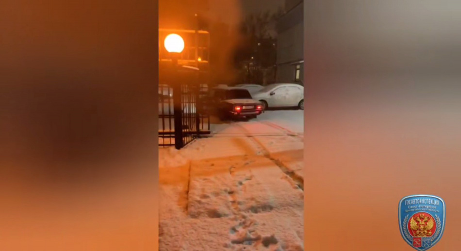В Петербурге поймали еще двух участников нелегальных ночных гонок на севере города