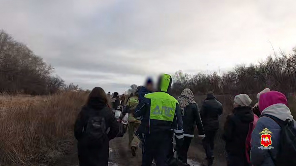 На Урале полиция помогает пассажирам поезда «Орлан» после аварии на переезде