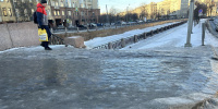 Коммунальщики заплатят 100 тысяч рублей за падение девушки на скользкой дорожке