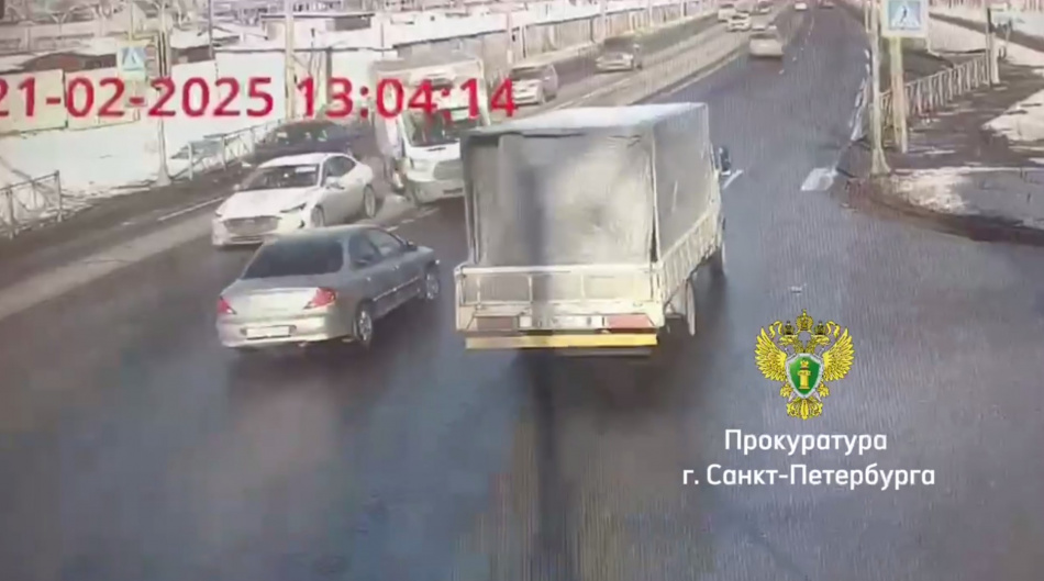 В Петербурге водитель отправится под суд за выезд на встречку и тяжкие травмы