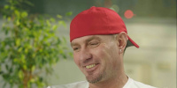 Роман Костомаров с семьей отправился в Дубай после тяжелого периода