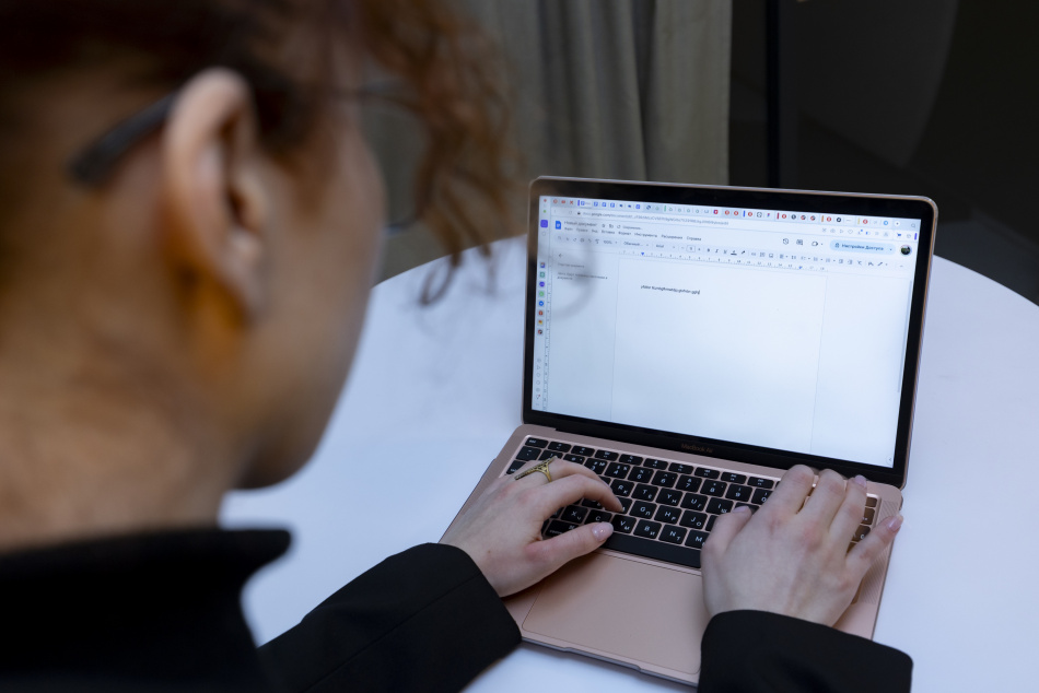 Снижение доверия к новостям ставит под угрозу финансовую устойчивость медиа