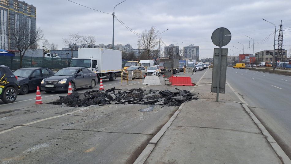 С понедельника в Петербурге вводятся новые ограничения движения на дорогах города