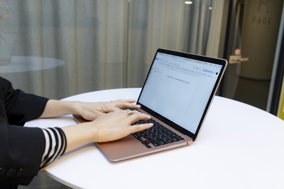 Какие нейросети выбирают россияне и почему молодежь лидирует по использованию