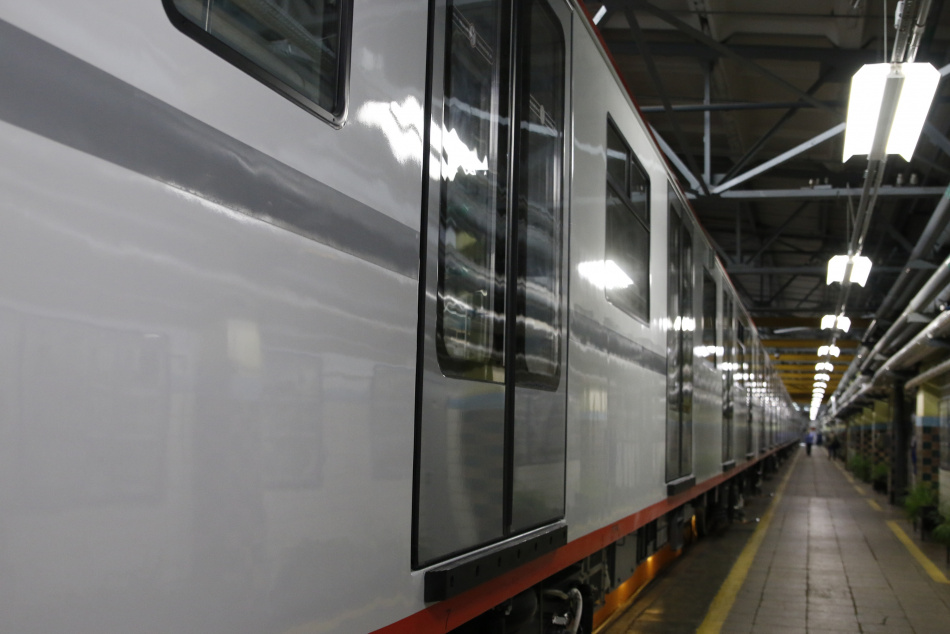 В петербургском метро появился тематический поезд для любителей онлайн-шопинга