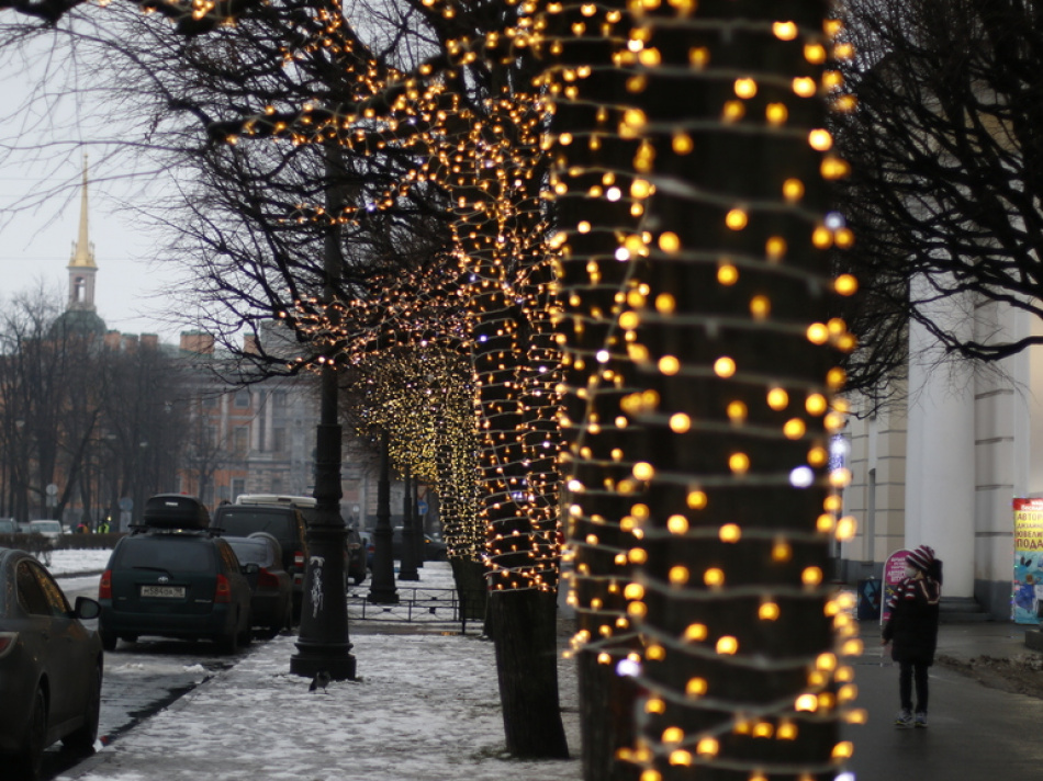 Бюджет новогодних украшений улиц Петербурга превысил 39 миллионов
