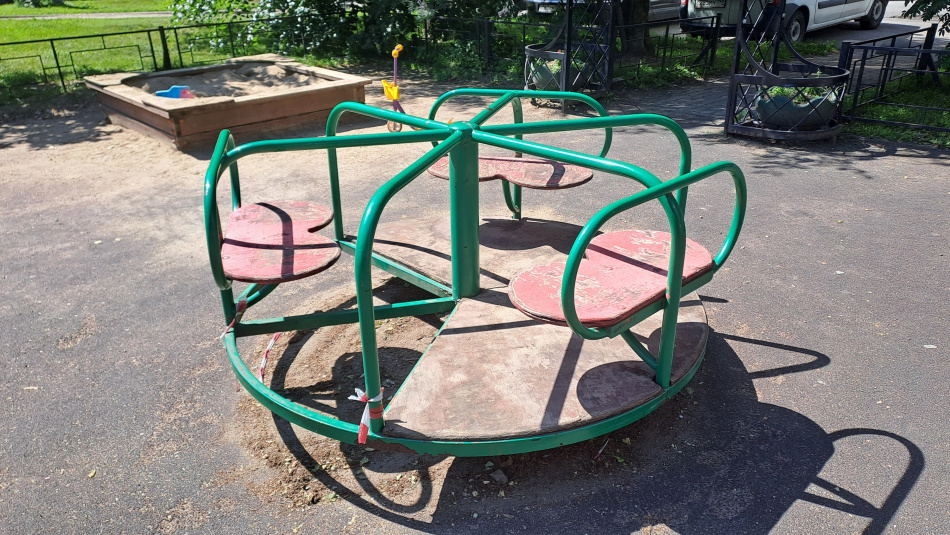 В Чувашии инженер получил срок за хищение средств на детские площадки