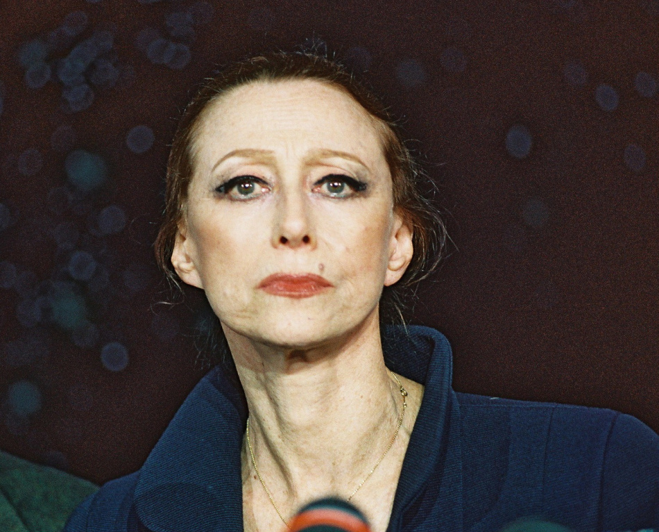 В Петербурге появился памятник Майе Плисецкой на набережной Пряжки