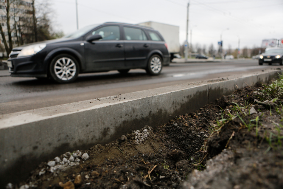 В Невском районе застройщик понизил бордюры после вмешательства прокуратуры