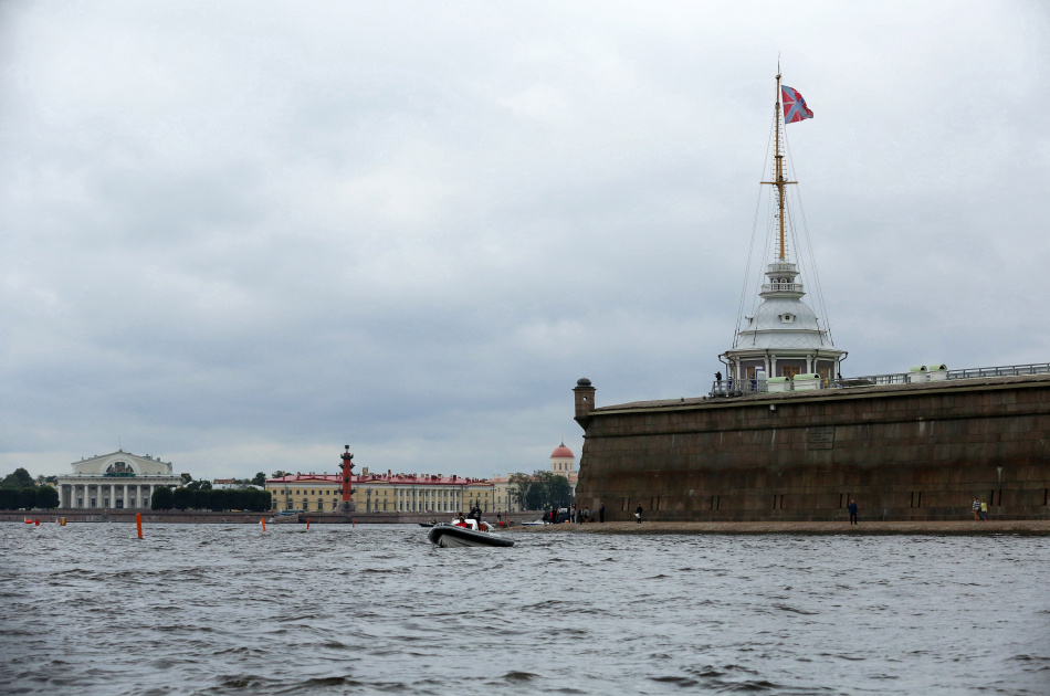 У берегов Петропавловской крепости подняли артефакт времен Второй мировой войны