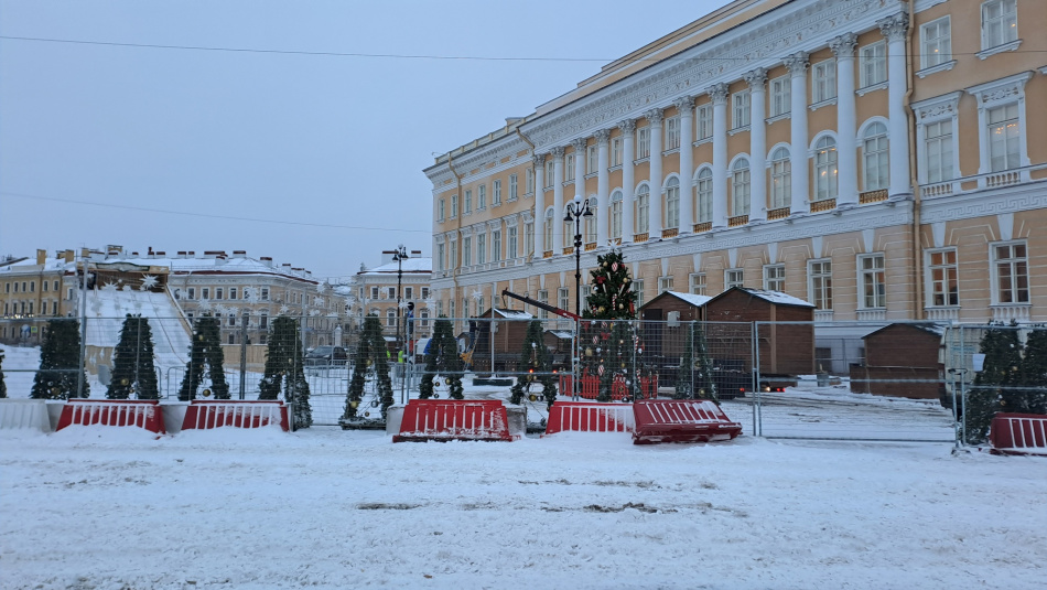 Праздничные ярмарки украсят знаковые площади Петербурга в новогодние дни