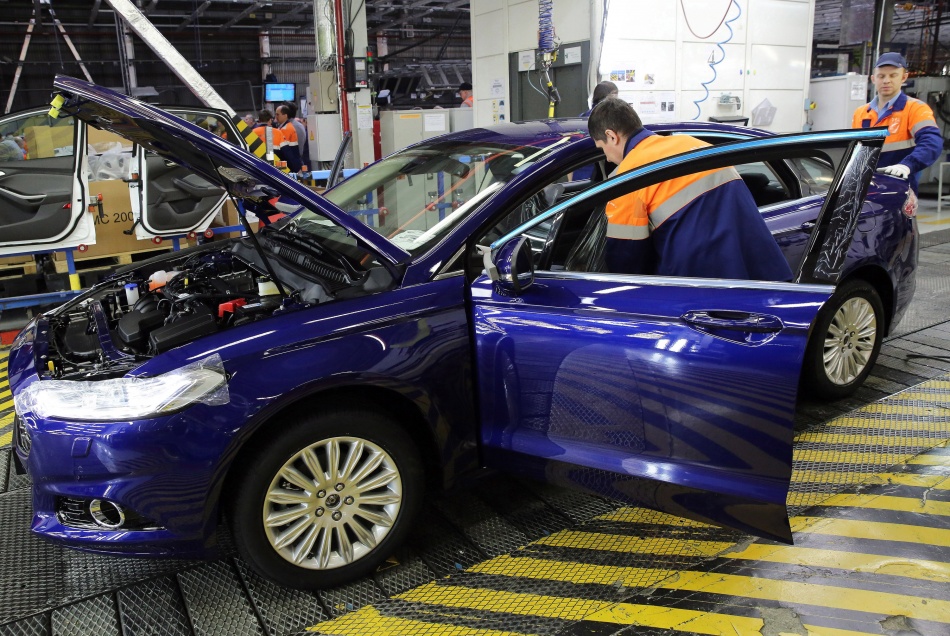 В октябре россияне потратили рекордную сумму на новые автомобили