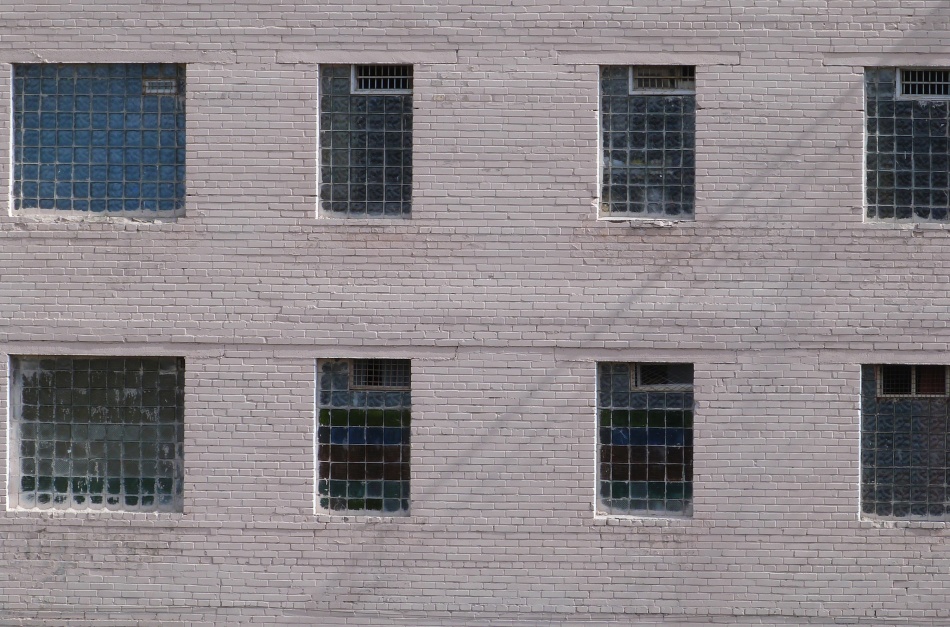 Жителя Петербурга приговорили к семи годам за убийство осколком зеркала