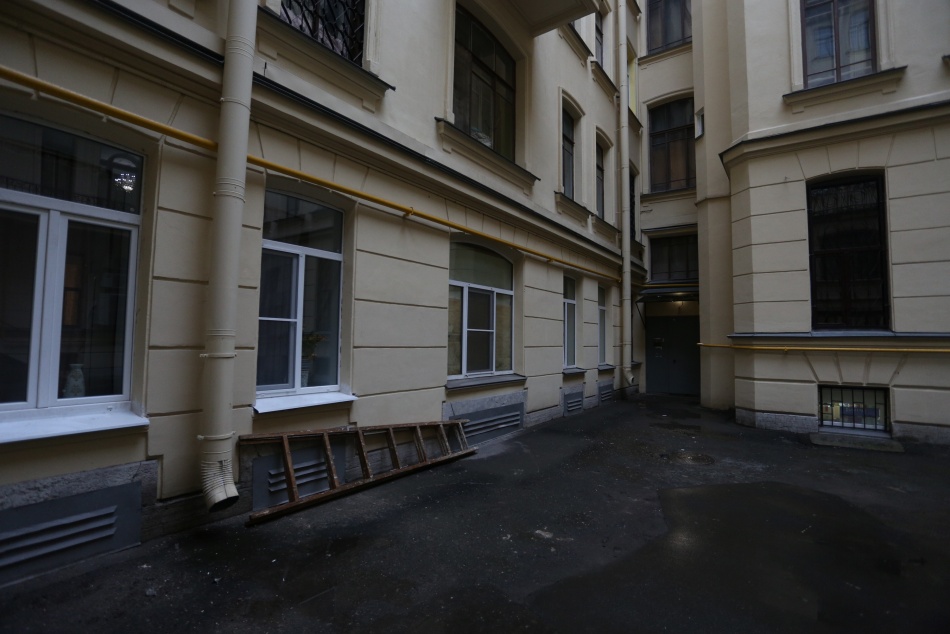 Необычные объявления в доме Бака стали частью культурной жизни Петербурга