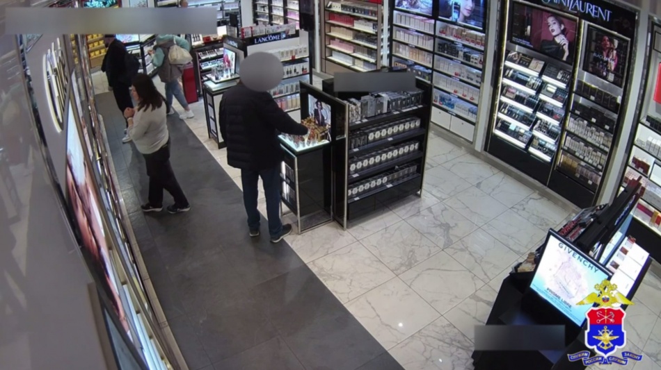 Пассажир из Сибири задержан в Пулково за похищение люксовой косметики