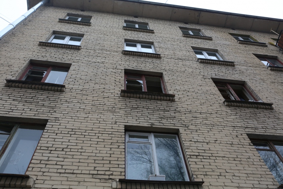 В Москве многодетную семью выселяют из квартиры, купленной у аферистов 10 лет назад