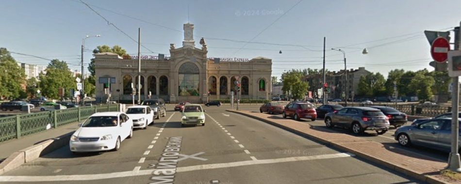 Пакгауз Варшавского вокзала в Петербурге сменил владельца за 173,7 млн рублей