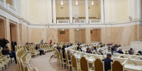 В Петербурге обсудят новые законы для молодежи, жилья и экологии города
