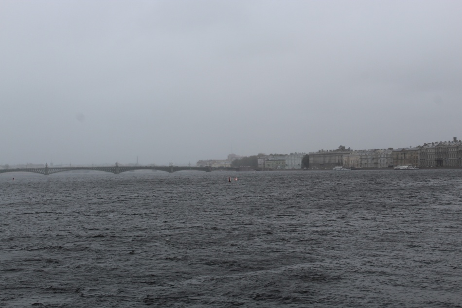 Уровень рек в Петербурге начал расти из-за ветра