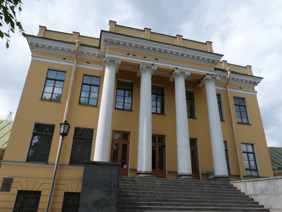 В Петербурге за 20 тысяч рублей аннулировали брак с иностранцем