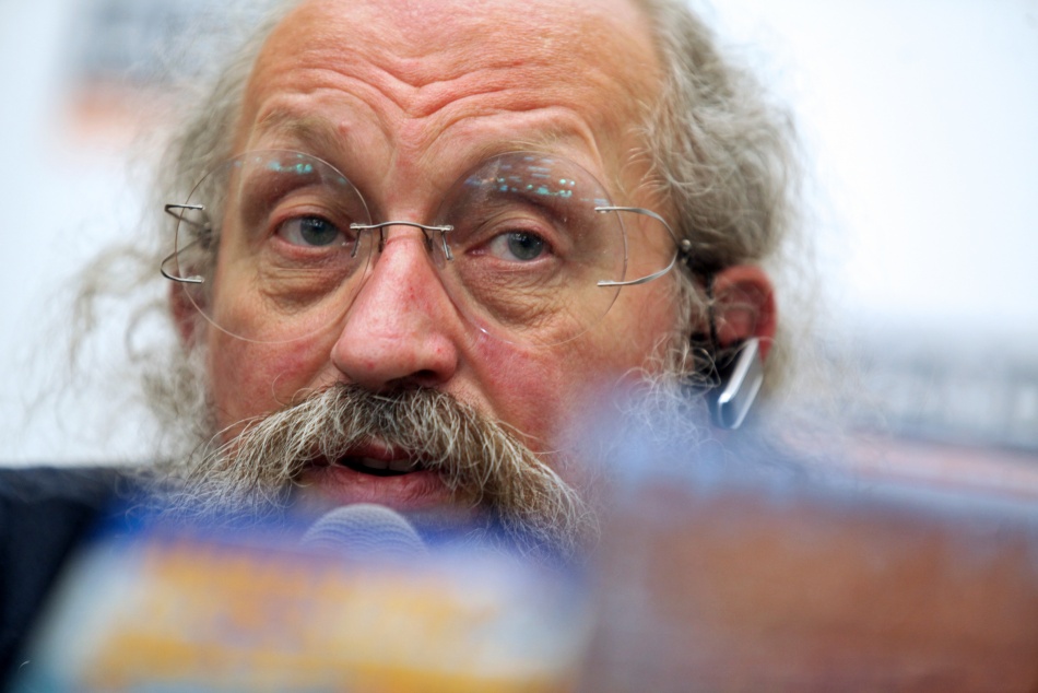 Вассерман считает запрет интимных фото между взрослыми излишней мерой