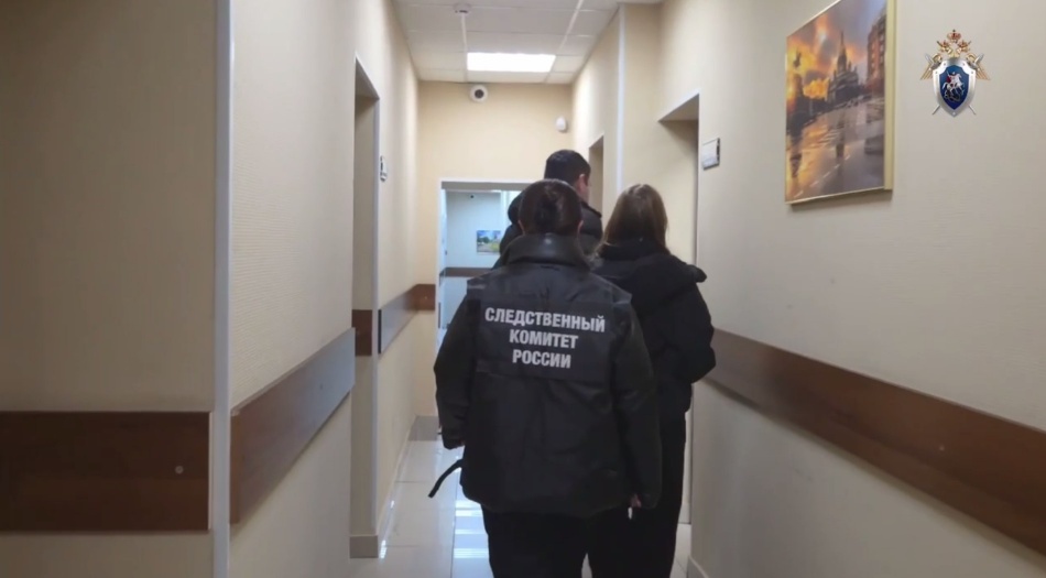 Отец подозреваемой в убийстве матери девочки намерен остаться опекуном дочери