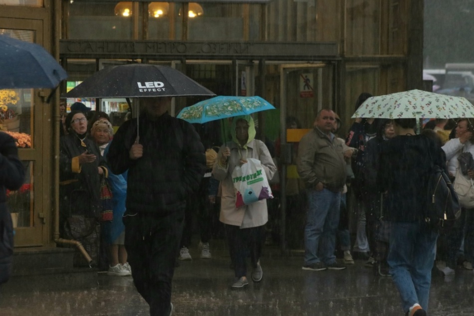 Петербуржцев ждет сырая суббота с дождем и мокрым снегом