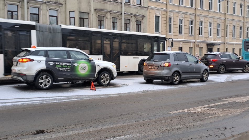 Петербуржец потратил рекордную сумму на каршеринг за месяц в 2025 году