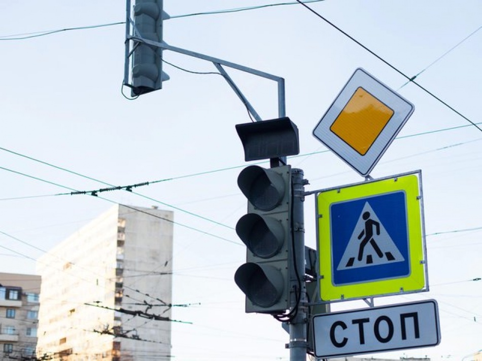 Суд признал банкротство подрядчика Смольного по ИТ-транспорту Петербурга