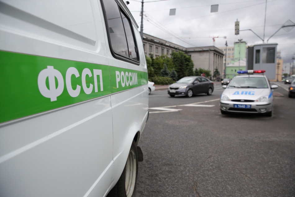 В Выборгском районе Петербурга выявили десятки водителей с крупными долгами по штрафам