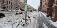 В Петербурге вводят ночные запреты на парковку ради зимней уборки улиц