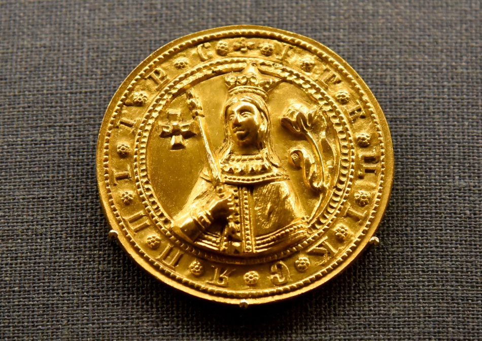 Золотой запас России достиг исторического максимума в 300 миллиардов долларов