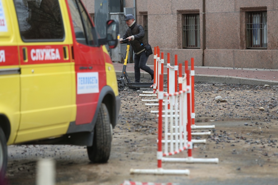 На Васильевском острове произошел прорыв трубы с холодной водой