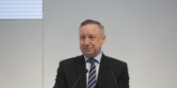 Губернатор Беглов почти четыре часа отвечал на вопросы петербуржцев в прямом эфире