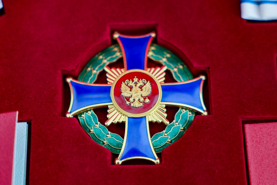 В Петербурге отметили выдающихся жителей и многодетные семьи в День Конституции