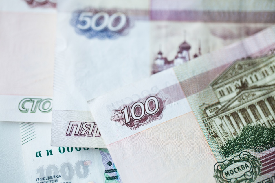Российские акции укрепляются на фоне ожиданий решения по ставке ЦБ