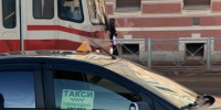 В Петербурге предложили упростить переход самозанятых таксистов в ИП