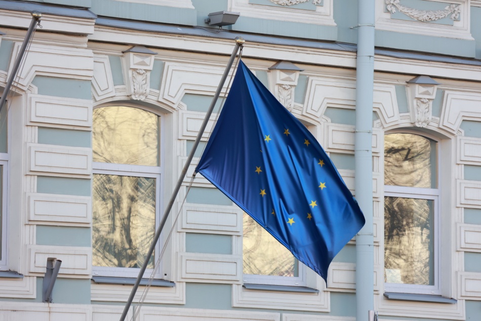 Поставки российских удобрений в ЕС в октябре 2025 года сократились почти вдвое