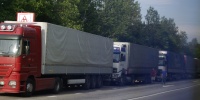 На Благовещенском мосту вечером произошло столкновение грузовика и кроссовера