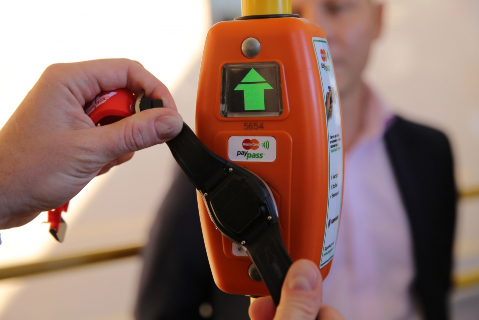 Эксперты прогнозируют рост атак вирусов на бесконтактные платежи в России