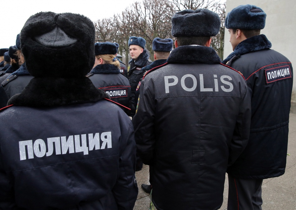 Полицейские Анапы спасли детей от аварии на горном серпантине