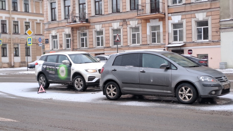 В Петербурге за год на треть сократилось число аварий с каршерингом